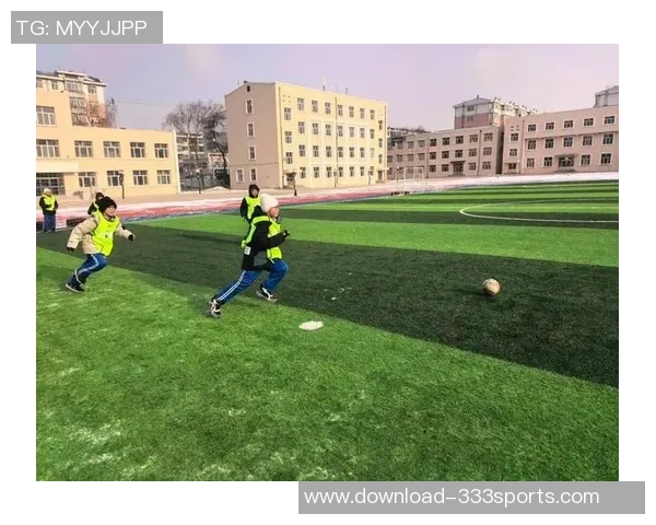 踢足球陪陪让我们在运动中增进友谊与快乐的时光